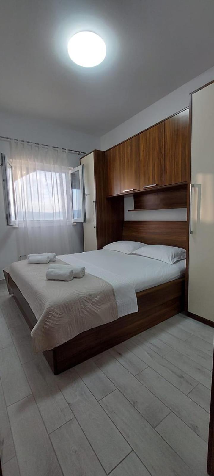 Apartment Toncica Omiš Exterior foto